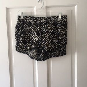 Madewell Black and cream print shorts